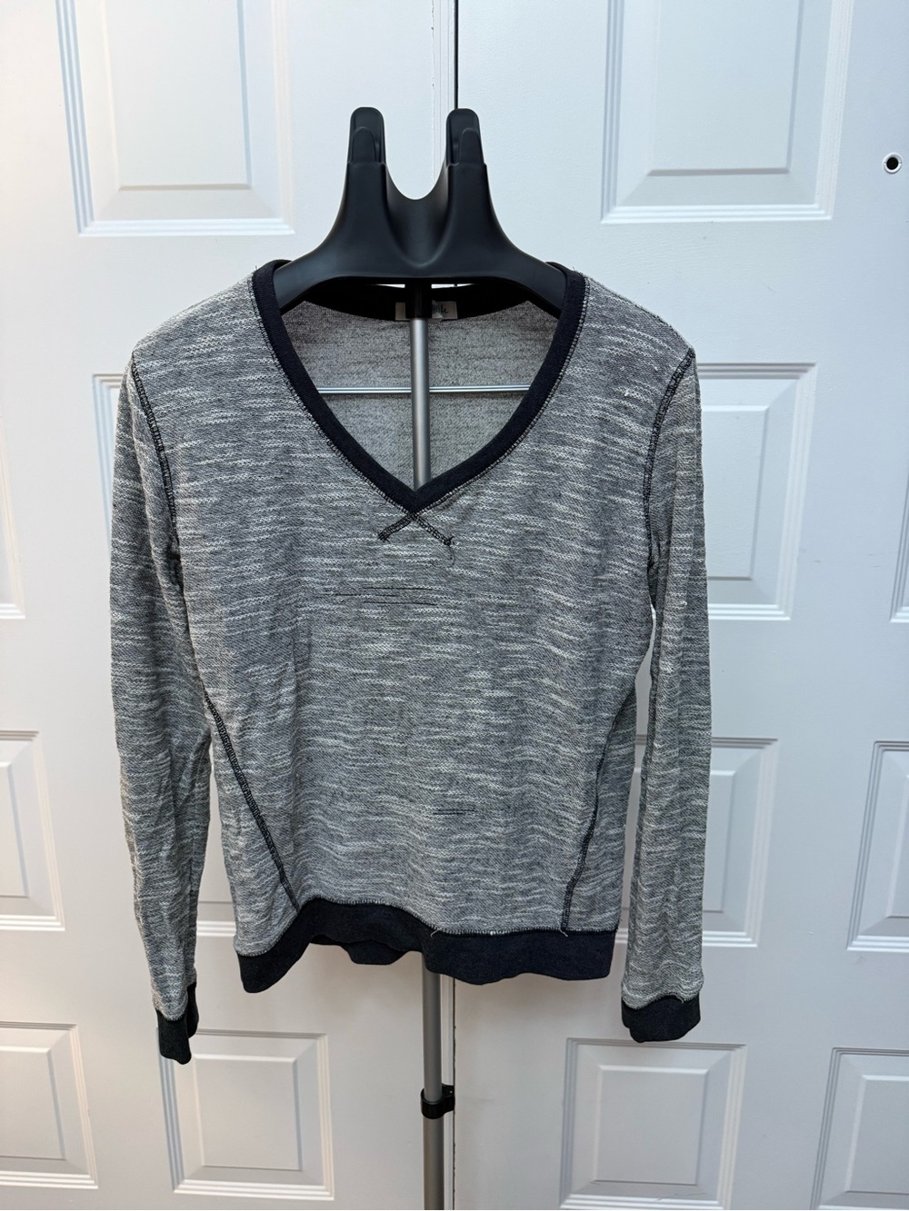 Aeropostale Gray and Black Long Sleeve V-Neck Top